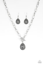 Load image into Gallery viewer, Sheen Queen Silver Necklace
